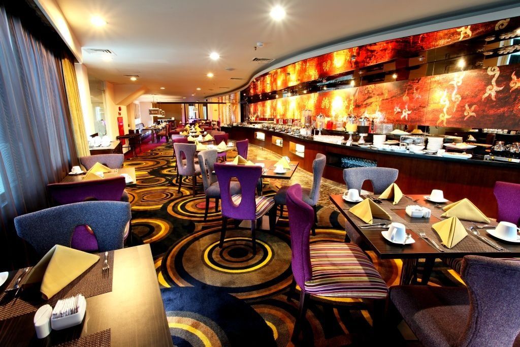 Swiss-Belhotel Амбон Ресторан фото